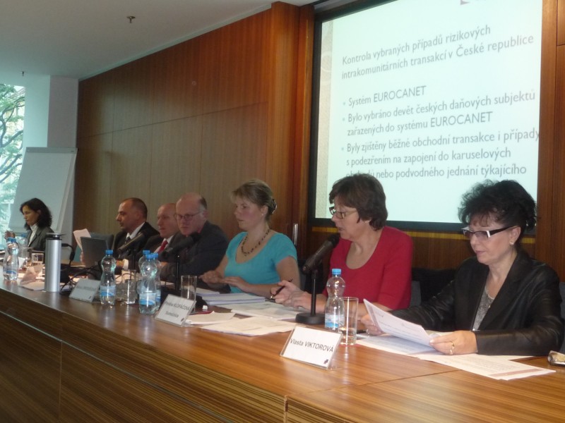 Prezentace výsledků společné kontroly v oblasti správy DPH v Praze, říjen 2011