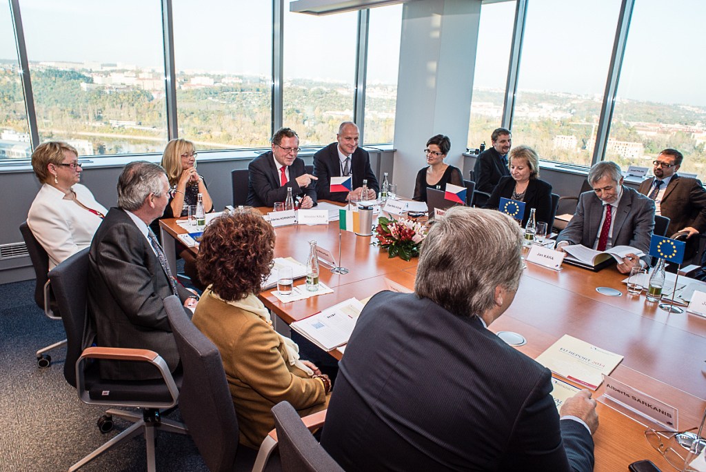 Zástupci vedení NKÚ při setkání s velvyslanci - 4.11.2014