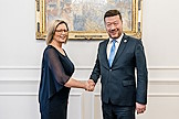 Tereza Koucká Höfferová a předseda PS Tomio Okamura (autor KPS / Lukáš Janičina)