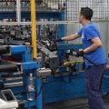 Stroj v továrně